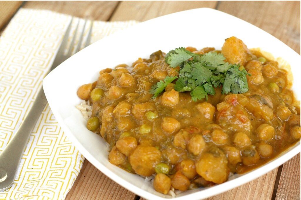 Slow Cooker Veggie Curry 